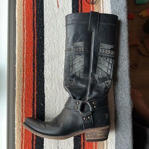 Junk Gypsy Size 8 She Who is Brave Black leather boot